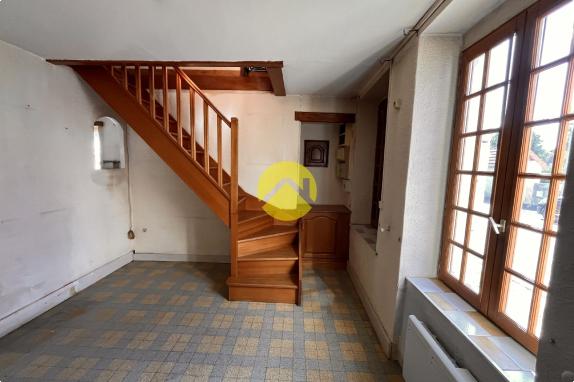 MAISON INDEPENDANTE AVEC JARDIN