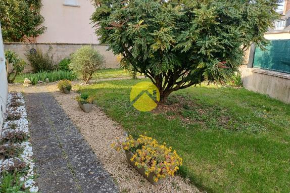 MAISON 90 M2 TERRAIN ET GARAGE