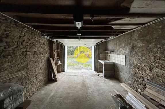 MAISON RENOVÉE AVEC GRANDE GRANGE