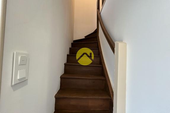 MAISON RENOVÉE AVEC GRANDE GRANGE