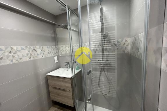 MAISON RENOVÉE AVEC GRANDE GRANGE