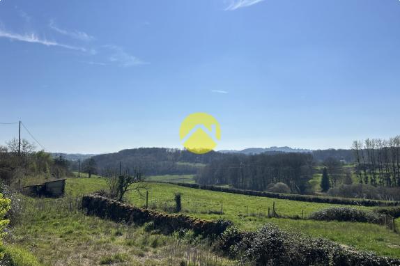 MAISON RENOVÉE AVEC GRANDE GRANGE