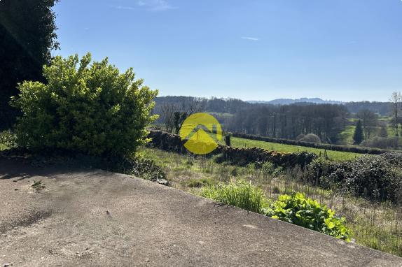 MAISON RENOVÉE AVEC GRANDE GRANGE