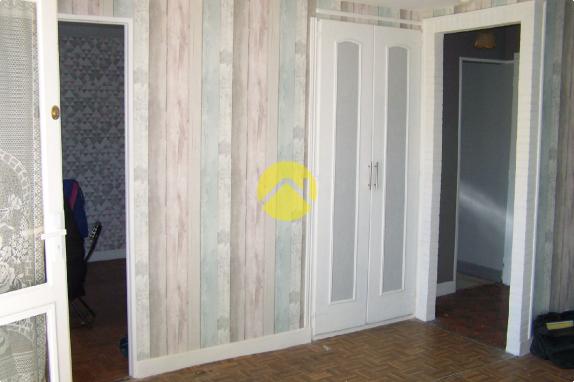 MAISON INDEP. INTERIEUR A RENOVER