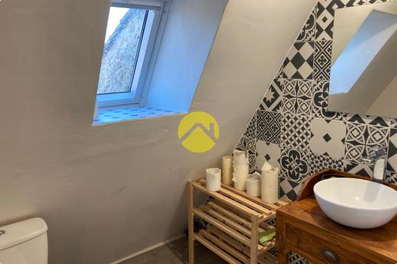 Maison perigourdine avec hangar 