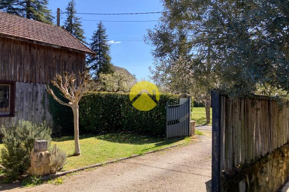 Maison perigourdine avec hangar 