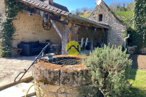 Maison perigourdine avec hangar 