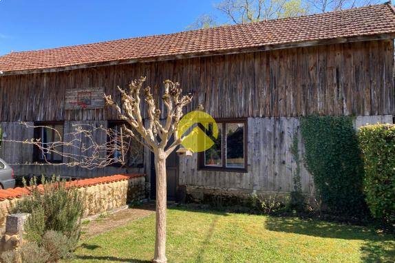 Maison perigourdine avec hangar 