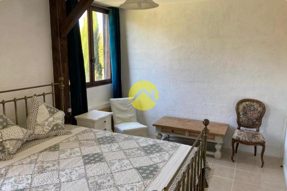 Maison perigourdine avec hangar 