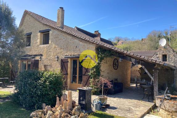 Maison perigourdine avec hangar 