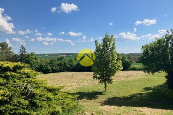 Beau terrain avec vue