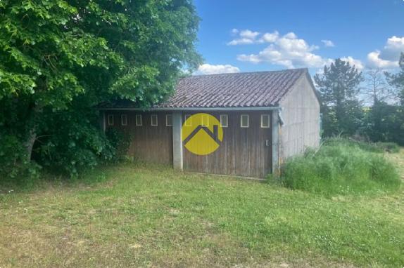 Beau terrain avec vue