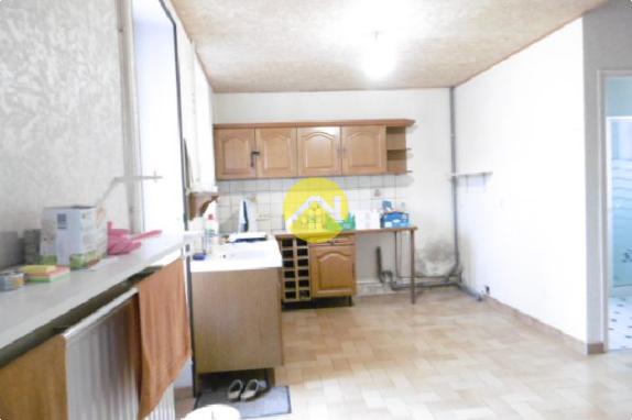 Belle maison de pierres restaurée.