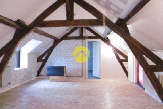 Belle maison de pierres restaurée.