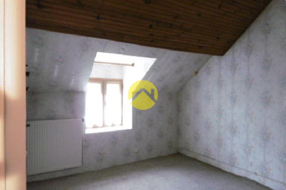 Belle maison de pierres restaurée.