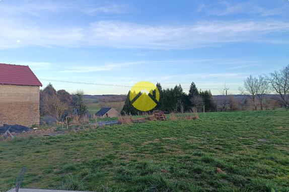 Ensemble immobilier en campagne