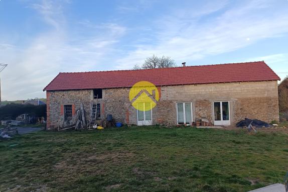 Ensemble immobilier en campagne