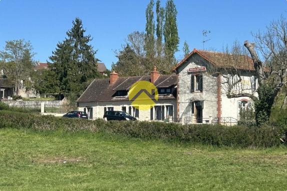 Maison / Pavillon Pierrefort, 6 pièces à vendre
