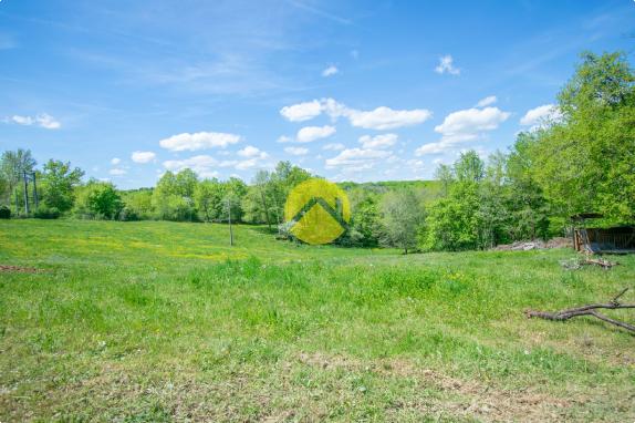 Maison rénovée avec hangar