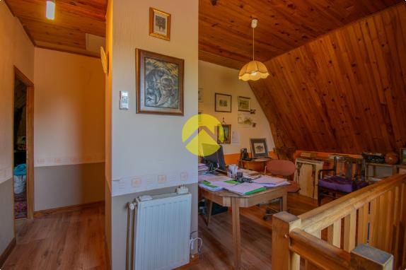 Maison rénovée avec hangar