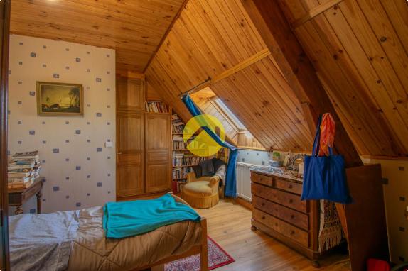 Maison rénovée avec hangar