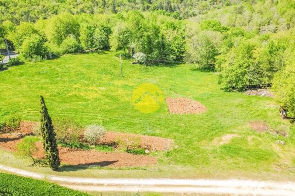 Maison rénovée avec hangar