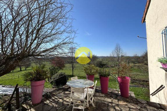 MAISON RENOVEE VUE A LA CAMPAGNE