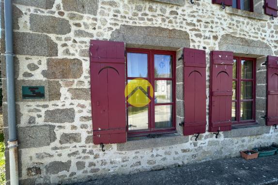 ANCIENNE MAISON EN PIERRE ET PARC 