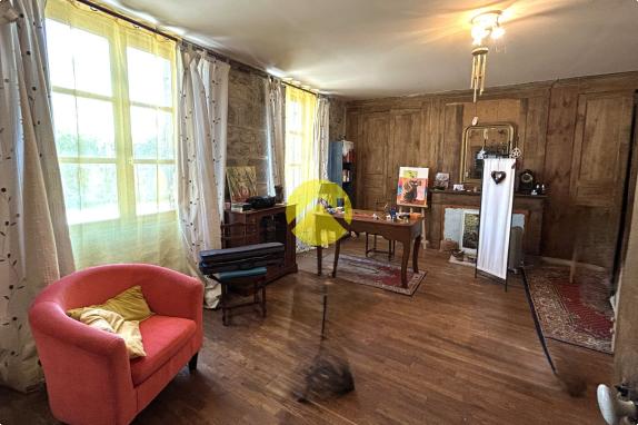 ANCIENNE MAISON EN PIERRE ET PARC 