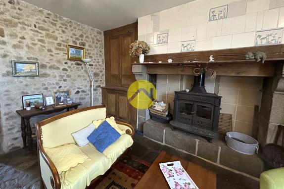 ANCIENNE MAISON EN PIERRE ET PARC 