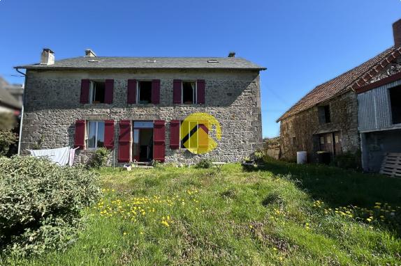 ANCIENNE MAISON EN PIERRE ET PARC 