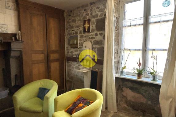 ANCIENNE MAISON EN PIERRE ET PARC 