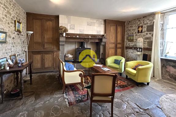 ANCIENNE MAISON EN PIERRE ET PARC 