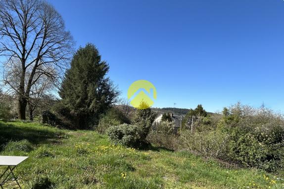 ANCIENNE MAISON EN PIERRE ET PARC 