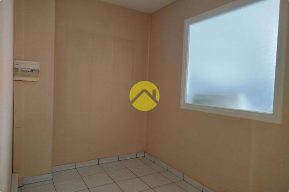 Local commercial libre d'activité