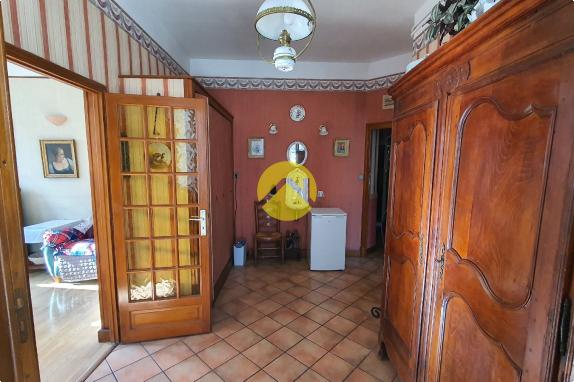 Maison de bourg avec garage 