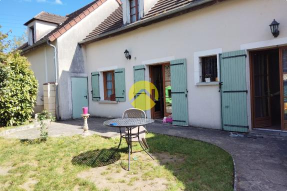 BELLE MAISON EN CENTRE VILLE 