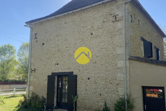 Belle maison en pierre