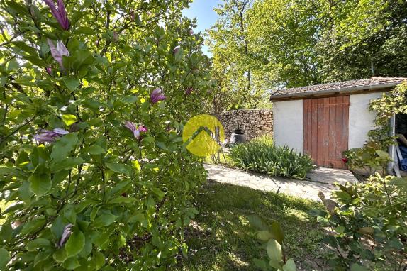 MAISON DE BOURG HABITABLE DE SUITE