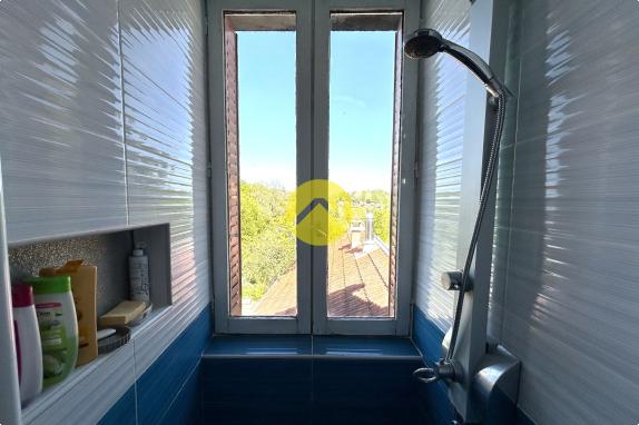 MAISON DE BOURG HABITABLE DE SUITE