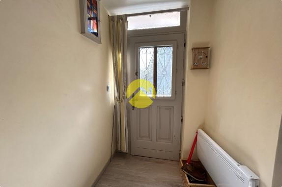 MAISON DE BOURG HABITABLE DE SUITE