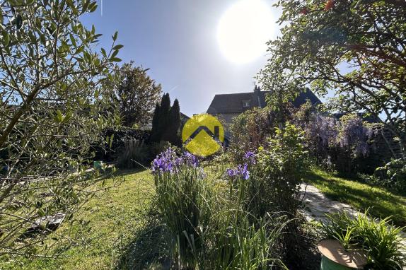 MAISON DE BOURG HABITABLE DE SUITE