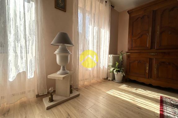 MAISON DE BOURG HABITABLE DE SUITE