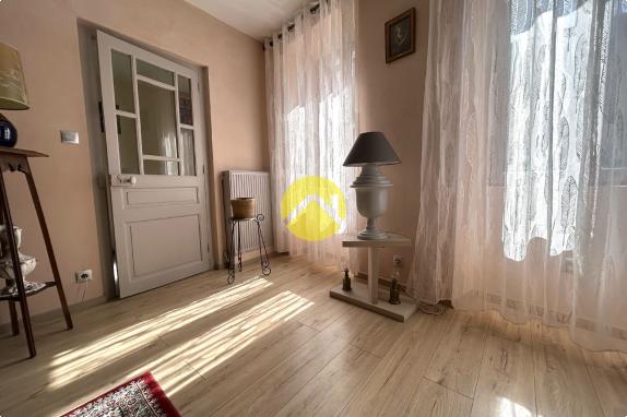 MAISON DE BOURG HABITABLE DE SUITE