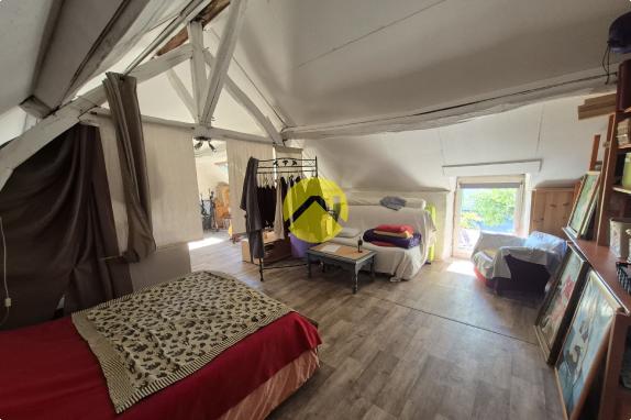 Maison 180m ²  et terrain 1545 m²