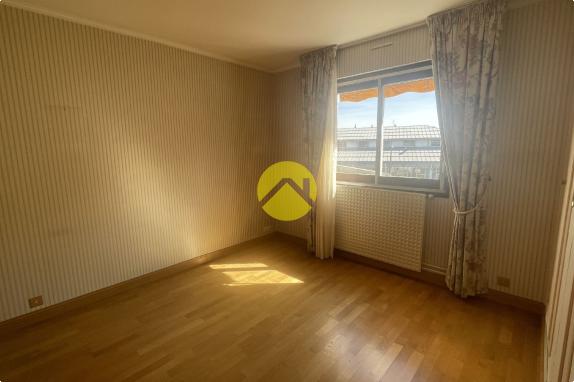 APPARTEMENT RUE MIREBEAU