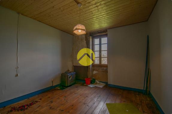Maison à rénover avec hangar