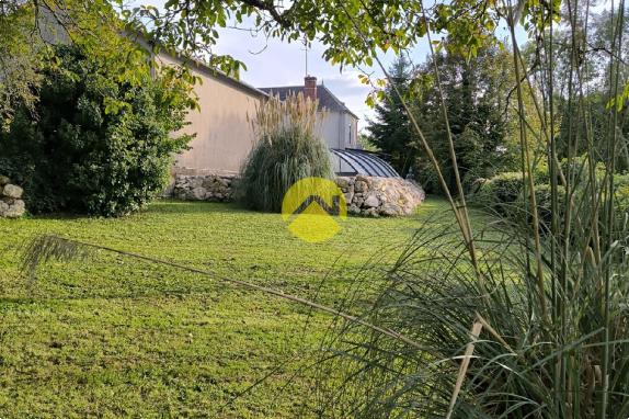Longère 212m².Dépendances 300m²