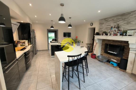 Longère 212m².Dépendances 450m²