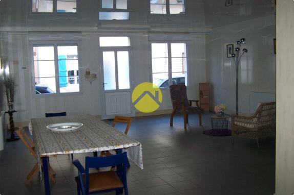 MAISON DE VILLE RENOVEE AVEC GOUT